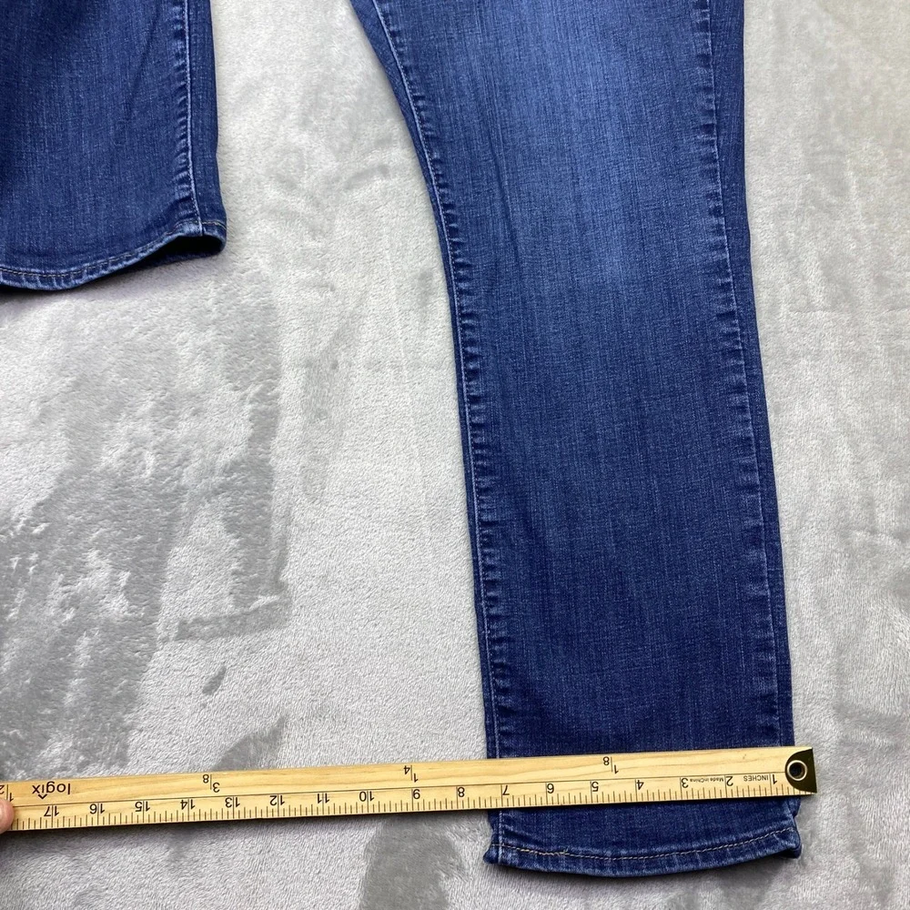 Levi's Women's Classic Straight Leg Jeans Dark Wash Blue Size 14 Fits 33" Grunge - Picture 4 of 11